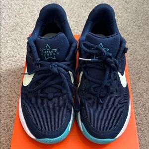Nike Star Runner 4 NN Sneaker, size 4